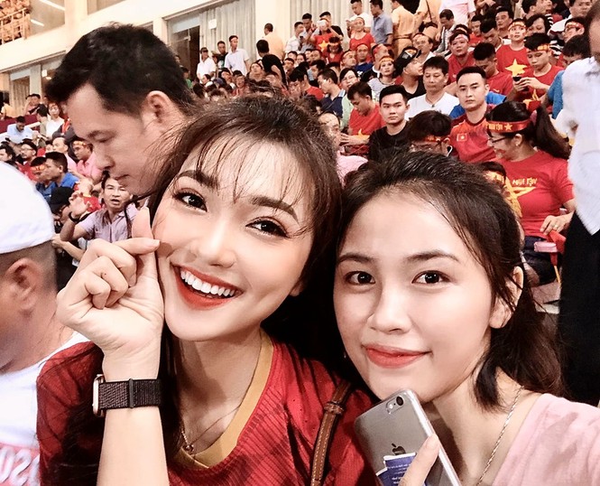 Dàn bạn gái hotgirl của cầu thủ Việt chia sẻ gì sau chiến thắng? - ảnh 5