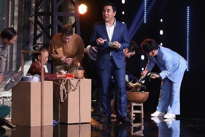 MC Quyền Linh tiết lộ tuổi thơ bán hàng rong kiếm sống qua ngày - ảnh 1