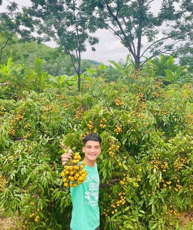 Một nửa con cá rô và câu chuyện xúc động của Mạc Văn Khoa ở quê nhà - ảnh 1 Một nửa con cá rô và câu chuyện xúc động của Mạc Văn Khoa ở quê nhà - ảnh 1