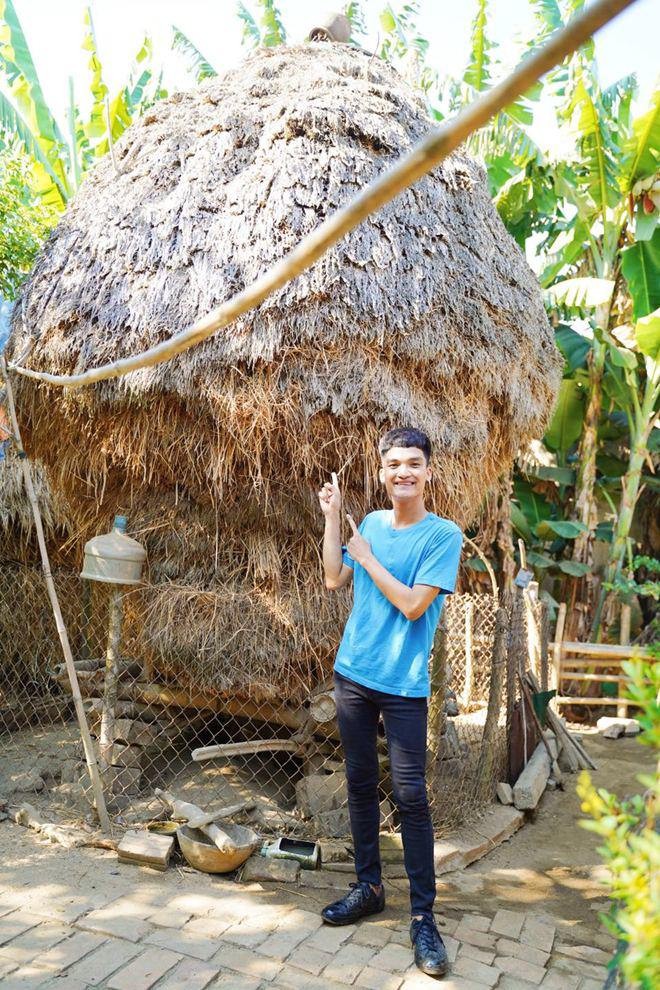 Một nửa con cá rô và câu chuyện xúc động của Mạc Văn Khoa ở quê nhà - ảnh 9 Một nửa con cá rô và câu chuyện xúc động của Mạc Văn Khoa ở quê nhà - ảnh 9
