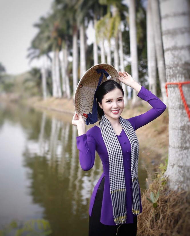 Người đẹp Huỳnh Thúy Vi nhận bằng thạc sĩ, chuẩn bị làm giảng viên đại học - ảnh 2