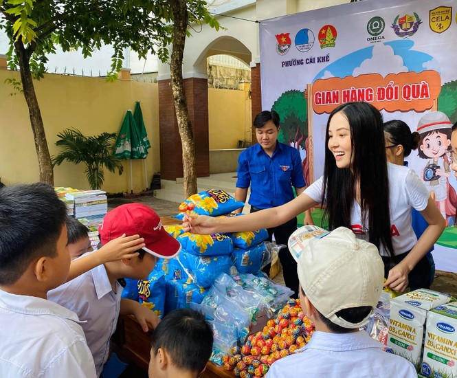 Người đẹp Huỳnh Thúy Vi nhận bằng thạc sĩ, chuẩn bị làm giảng viên đại học - ảnh 5