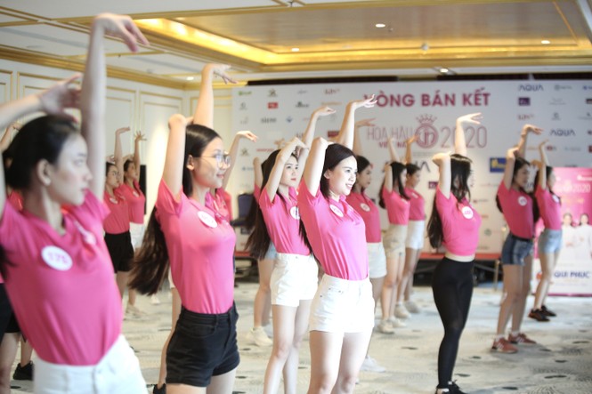 Dàn thí sinh Hoa hậu Việt Nam 2020 thả dáng trên sàn tập với những vũ điệu quyến rũ - ảnh 7