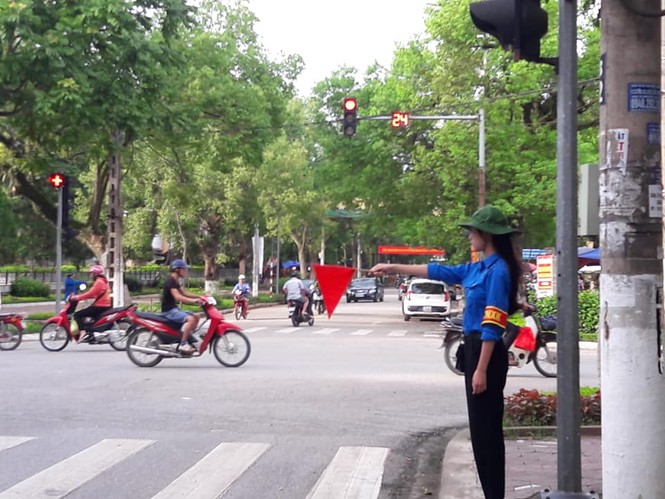 Hỗ trợ tiền, phương tiện cho thí sinh nghèo, dân tộc thiểu số - ảnh 1
