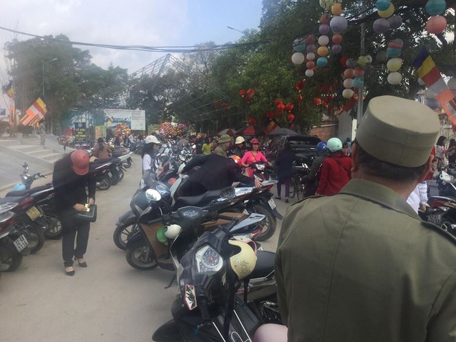 lễ chùa cầu may - ảnh 4