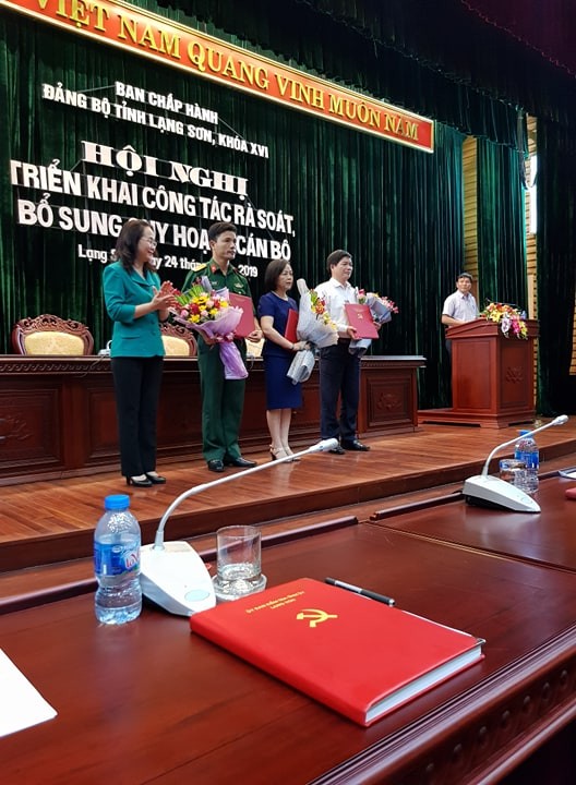 công tác cán bộ - ảnh 1
