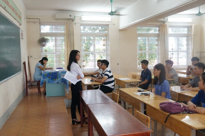 Thí sinh hào hứng làm thủ tục nhập thi THPT quốc gia 2019 - ảnh 24