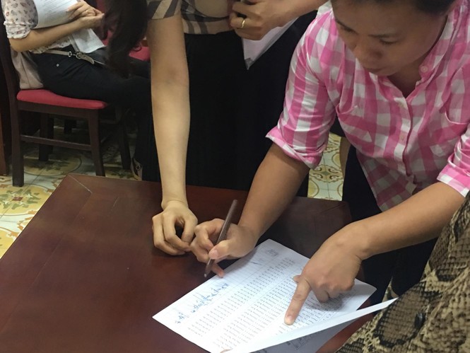 Thí sinh hào hứng làm thủ tục nhập thi THPT quốc gia 2019 - ảnh 8