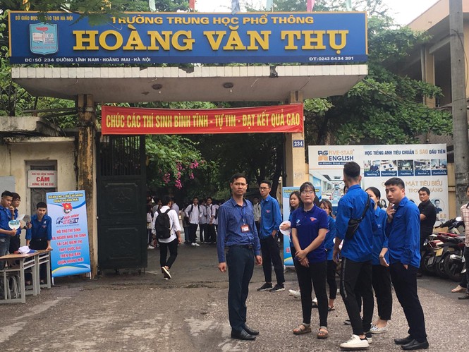 Thí sinh hào hứng làm thủ tục nhập thi THPT quốc gia 2019 - ảnh 5