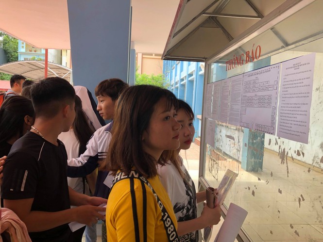 Thí sinh hào hứng làm thủ tục nhập thi THPT quốc gia 2019 - ảnh 30