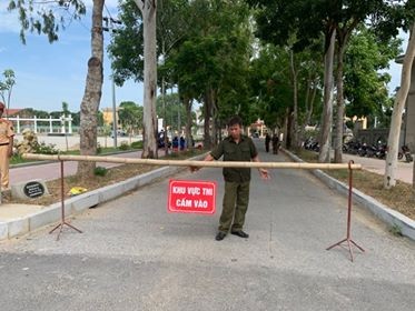 Đề Ngoại ngữ dễ thở, nhiều thí sinh thở phào tự tin đạt 8 điểm - ảnh 35