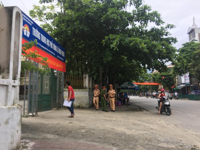 Đề Ngoại ngữ dễ thở, nhiều thí sinh thở phào tự tin đạt 8 điểm - ảnh 48