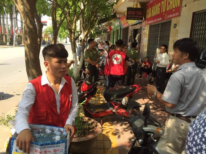 Đề Ngoại ngữ dễ thở, nhiều thí sinh thở phào tự tin đạt 8 điểm - ảnh 14