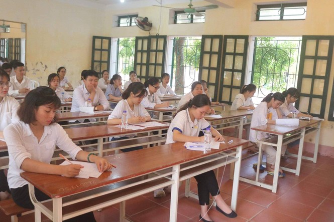 Đề Ngoại ngữ dễ thở, nhiều thí sinh thở phào tự tin đạt 8 điểm - ảnh 40