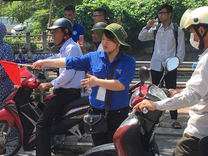 Đề Ngoại ngữ dễ thở, nhiều thí sinh thở phào tự tin đạt 8 điểm - ảnh 42