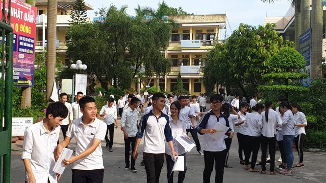 Đề Ngoại ngữ dễ thở, nhiều thí sinh thở phào tự tin đạt 8 điểm - ảnh 1