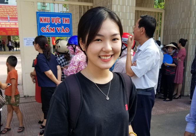 Đề Ngoại ngữ dễ thở, nhiều thí sinh thở phào tự tin đạt 8 điểm - ảnh 7