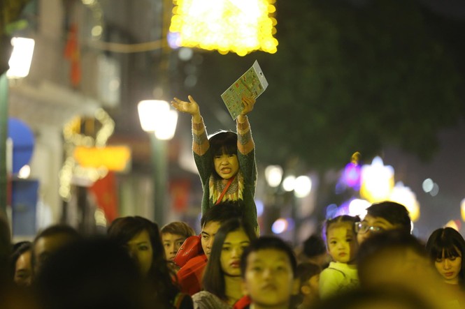 Pháo hoa rực sáng đón năm mới 2020 - ảnh 34