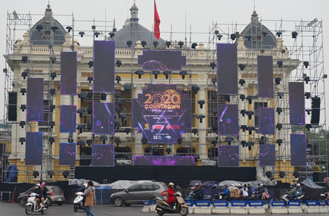 Pháo hoa rực sáng đón năm mới 2020 - ảnh 65