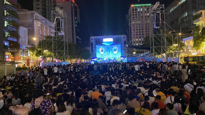 Pháo hoa rực sáng đón năm mới 2020 - ảnh 47