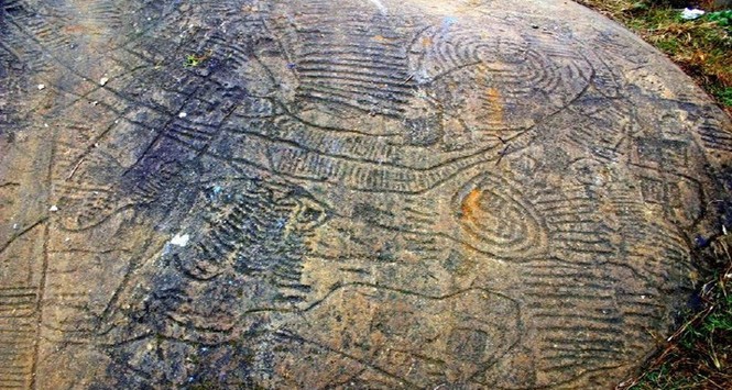 1001 thắc mắc: Bãi đá cổ Tiya nằm ở đâu, vì sao khiến giới khoa học ‘đau đầu’? - ảnh 2