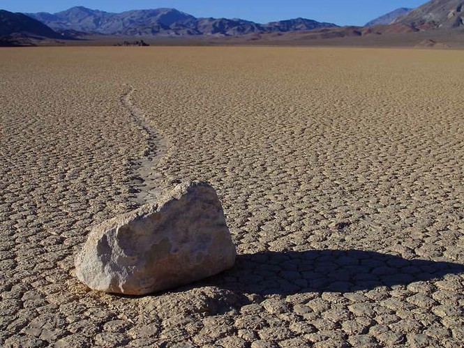 1001 thắc mắc: Thung lũng chết nóng nhất thế giới có điều gì lạ lùng? - Ảnh 1.