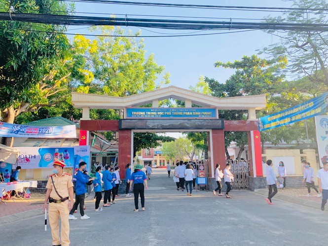 Gần 900.000 sỹ tử chính thức vượt vũ môn: Cập nhật giải đề môn Ngữ Văn THPT - ảnh 66