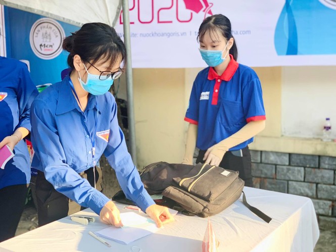 Gần 900.000 sỹ tử chính thức vượt vũ môn: Cập nhật giải đề môn Ngữ Văn THPT - ảnh 69