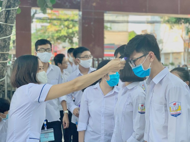 Gần 900.000 sỹ tử chính thức vượt vũ môn: Cập nhật giải đề môn Ngữ Văn THPT - ảnh 68