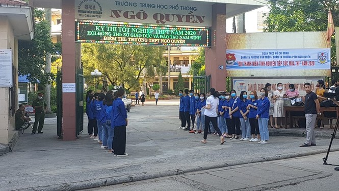 Gần 900.000 sỹ tử chính thức vượt vũ môn: Cập nhật giải đề môn Ngữ Văn THPT - ảnh 62