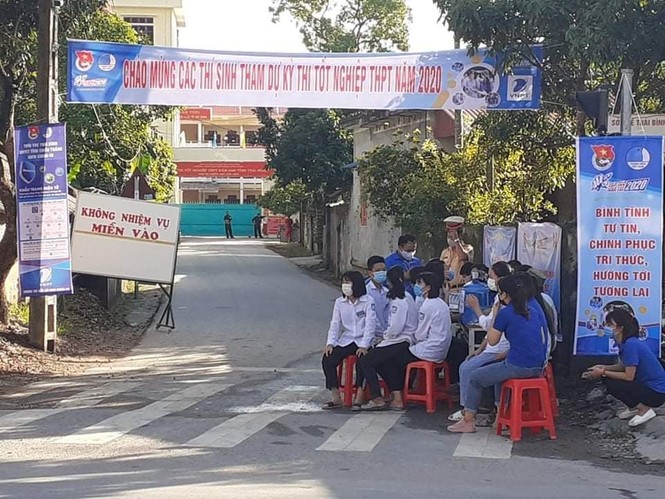 Gần 900.000 sỹ tử chính thức vượt vũ môn: Cập nhật giải đề môn Ngữ Văn THPT - ảnh 45