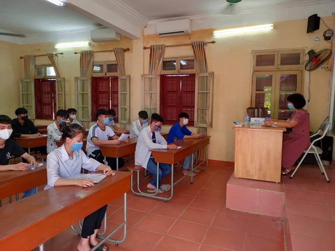 Gần 900.000 sỹ tử chính thức vượt vũ môn: Cập nhật giải đề môn Ngữ Văn THPT - ảnh 47