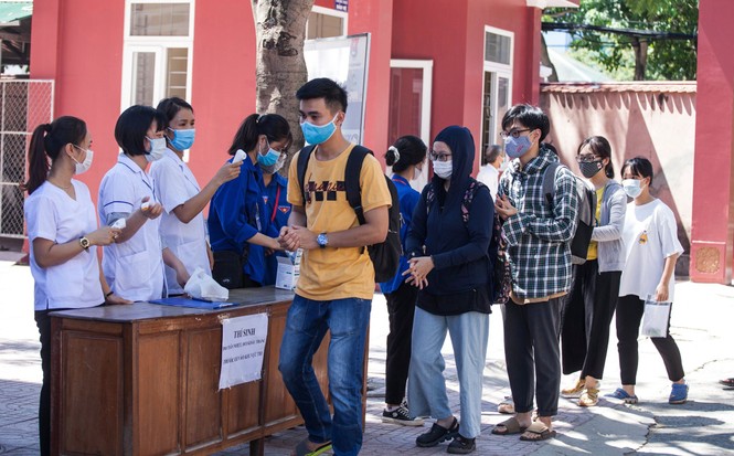 Gần 900.000 sỹ tử chính thức vượt vũ môn: Cập nhật giải đề môn Ngữ Văn THPT - ảnh 38