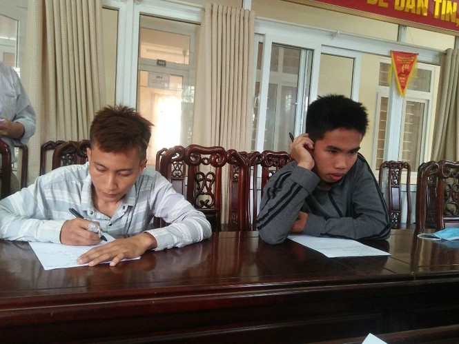 Triệu tập nhóm thanh niên chặn xe ô tô nhường đường cho xe dâu - ảnh 2