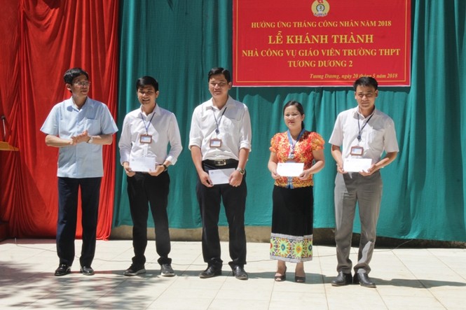 Tặng nhà ở cho giáo viên miền núi Nghệ An - ảnh 2