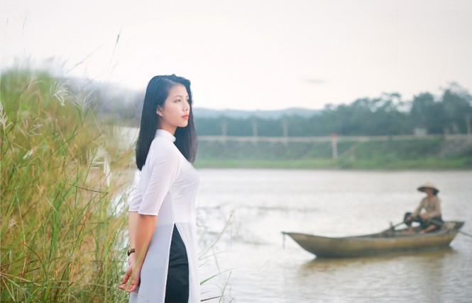 Ngắm vẻ đẹp rạng ngời Á khôi sinh viên Nghệ An 2018 giữa cánh đồng lau - ảnh 7