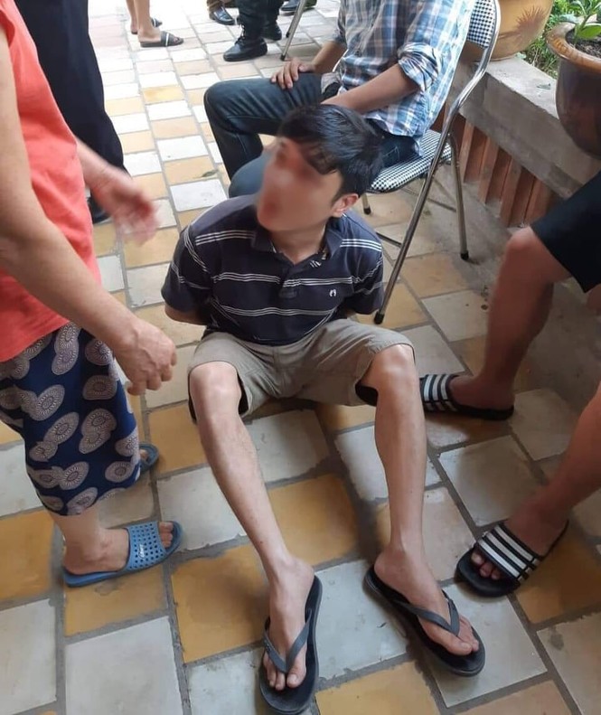 Cận cảnh hàng chục cảnh sát mang súng khám xét nhà ở, thu giữ 6 tạ ma túy - ảnh 8