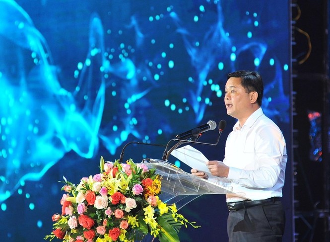 Phó Thủ tướng Vương Đình Huệ đánh trống khai hội du lịch Cửa Lò 2019 - ảnh 1