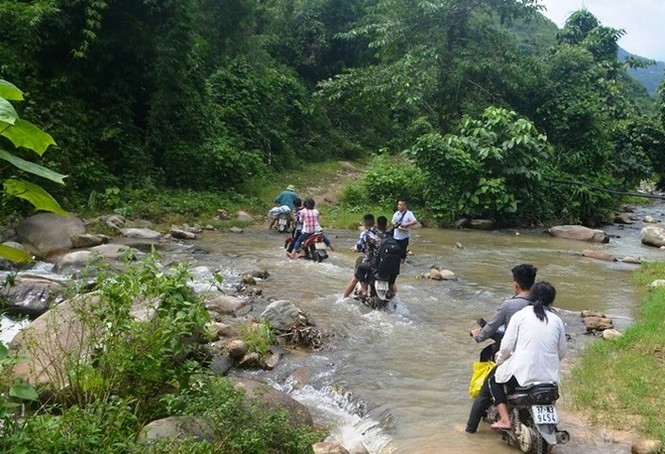 Trường học ở xã nghèo nhất Nghệ An tổ chức khai giảng sớm - ảnh 1