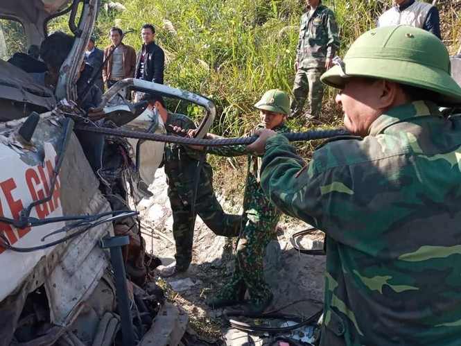 Xe chở người khuyết tật bị nạn ở biên giới, 2 người chết, nhiều người bị thương - ảnh 7