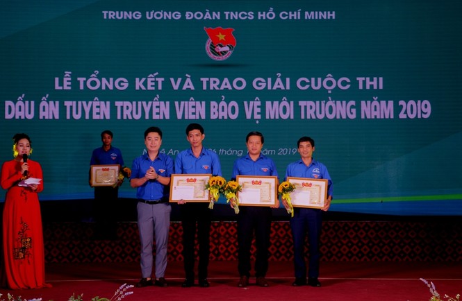 Trung ương Đoàn tổng kết “Dấu ấn tuyên truyền viên bảo vệ môi trường 2019” - ảnh 5