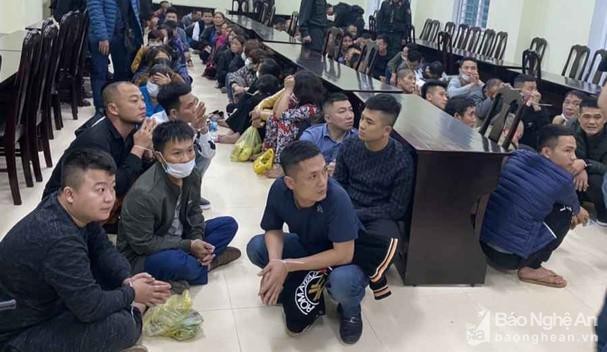  Thông tin mới nhất vụ đánh bạc có hơn 100 người bị bắt ở Nghệ An - ảnh 2