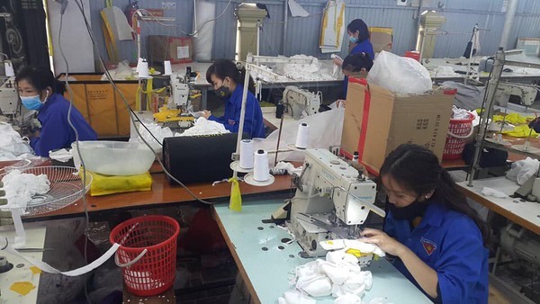 Khan hiếm khẩu trang chống dịch, Sở Y tế Nghệ An “cầu cứu” Bộ Y tế - ảnh 1