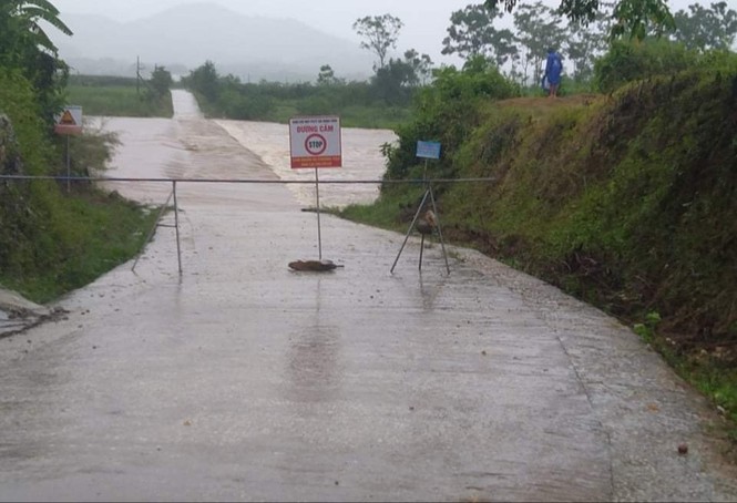 Mưa lớn, nhiều địa phương thuộc tỉnh Nghệ An bị chia cắt - ảnh 2