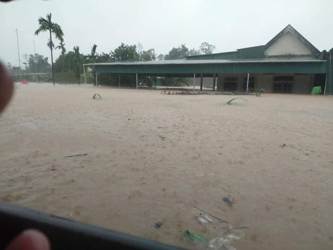 Wood lake increases flood discharge, people ask for help because the water is faster - photo 3