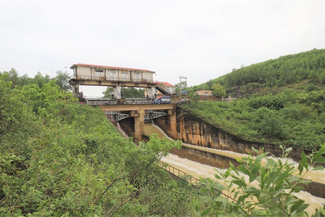 Ho Ke Go flooded, people came together to hunt fish 