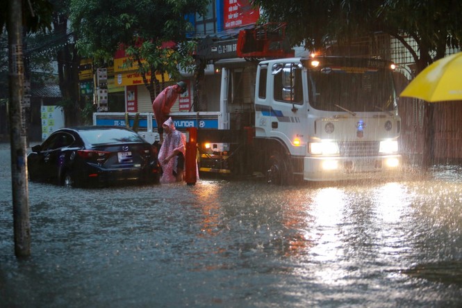 It was pouring down, the town of Vinh 