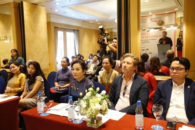 Ngôi sao 'Chúa tể những chiếc nhẫn' dạy học ở Hà Nội - ảnh 4