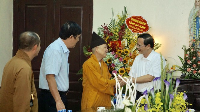 Trao 180 suất quà, bốn nhà đại đoàn kết trước thềm Vesak 2019 - ảnh 3