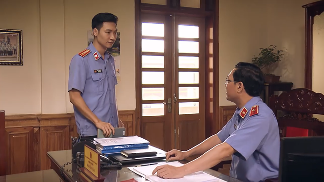 Sinh tử tập 44: Giám đốc Sở run rẩy vì bị Vũ gài bẫy nhận hối lộ và ghi hình - ảnh 3